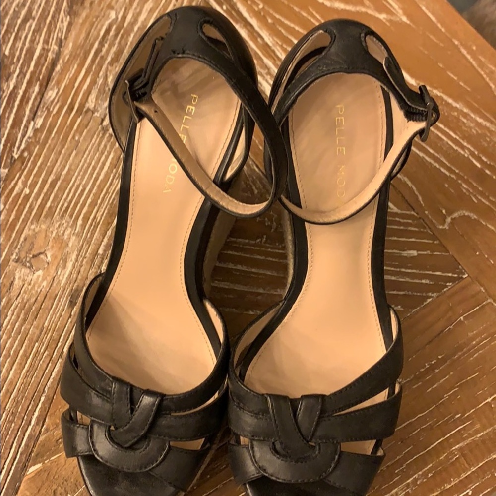 Pelle Moda Wedge ready for summer